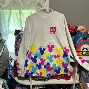 This shirt is from Disney world. Size medium And it’s only been worn once.